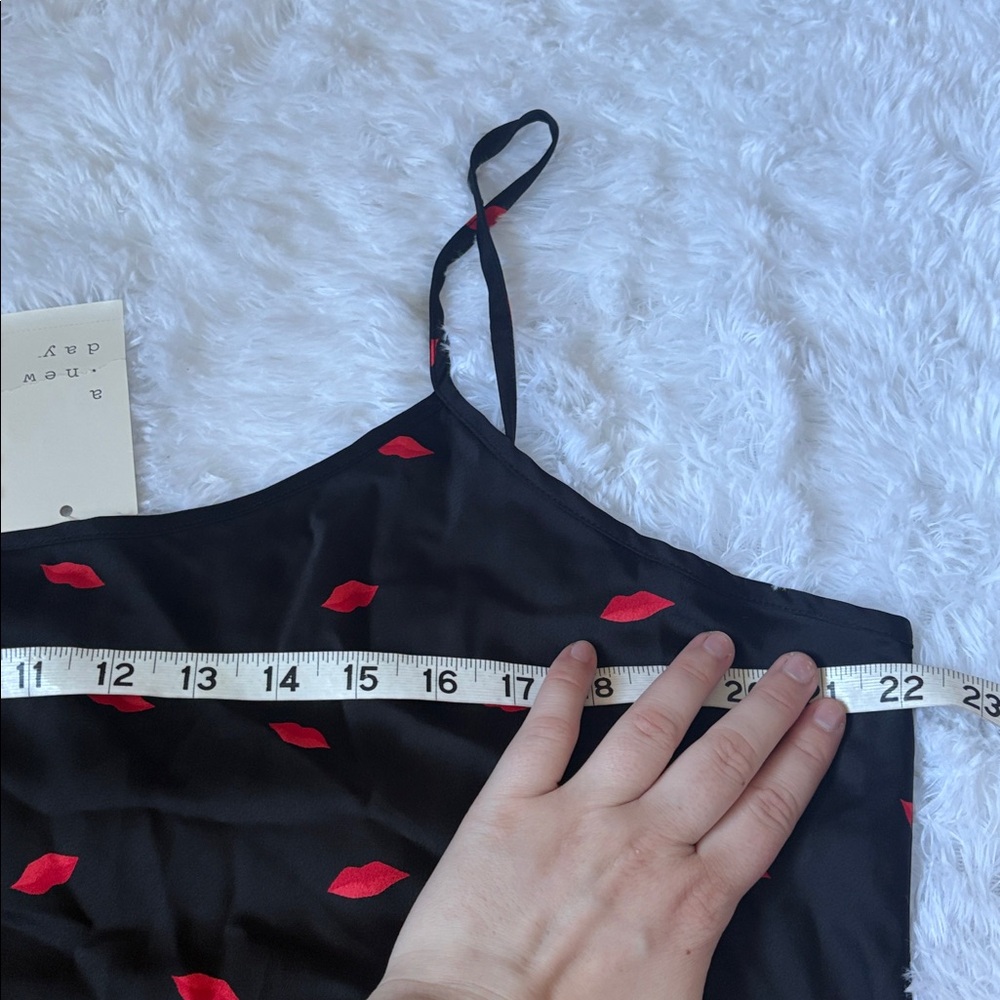 NWT A New Day Black With Red Lips Print Satin Camisole XL - Picture 3 of 10